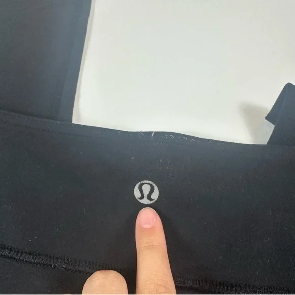 Lululemon Reversible Leggings 21” - Picture 3 of 6